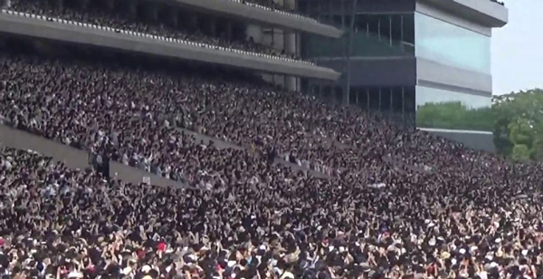 オークス・ダービー7万人動員へ